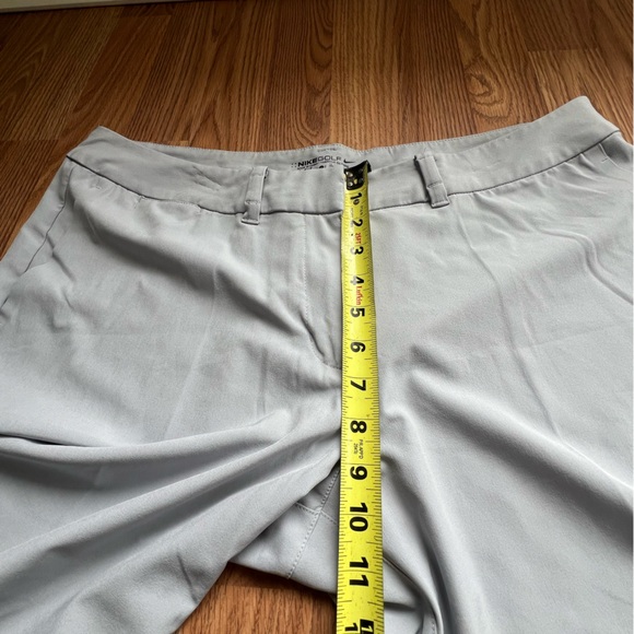 Nike Dri Fit Women’s Golf Shorts Light Gray/ off white size 14 - Picture 9 of 9